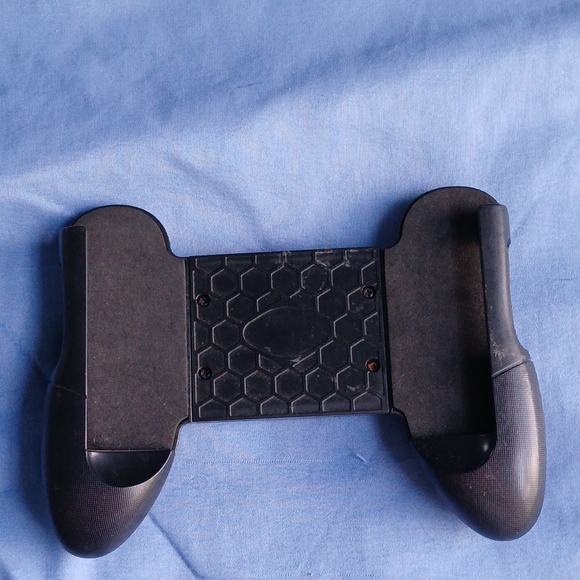 Black Mobile Gaming Controller Grip - Picture 1 of 4